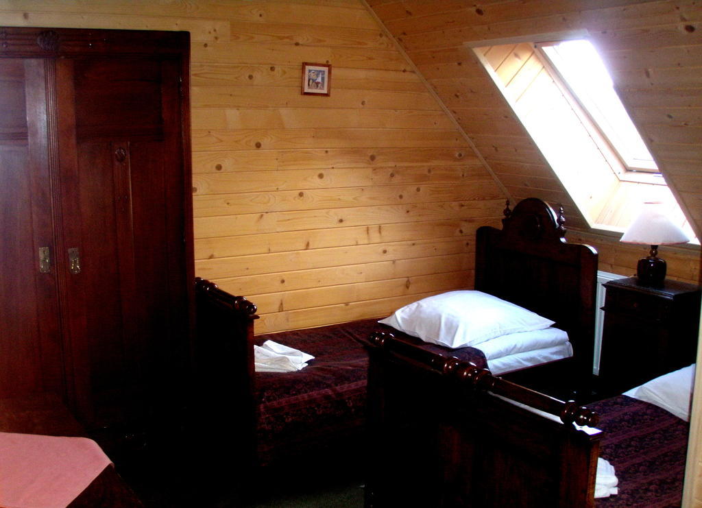 Chata Gieda Hotel Gdów Kültér fotó